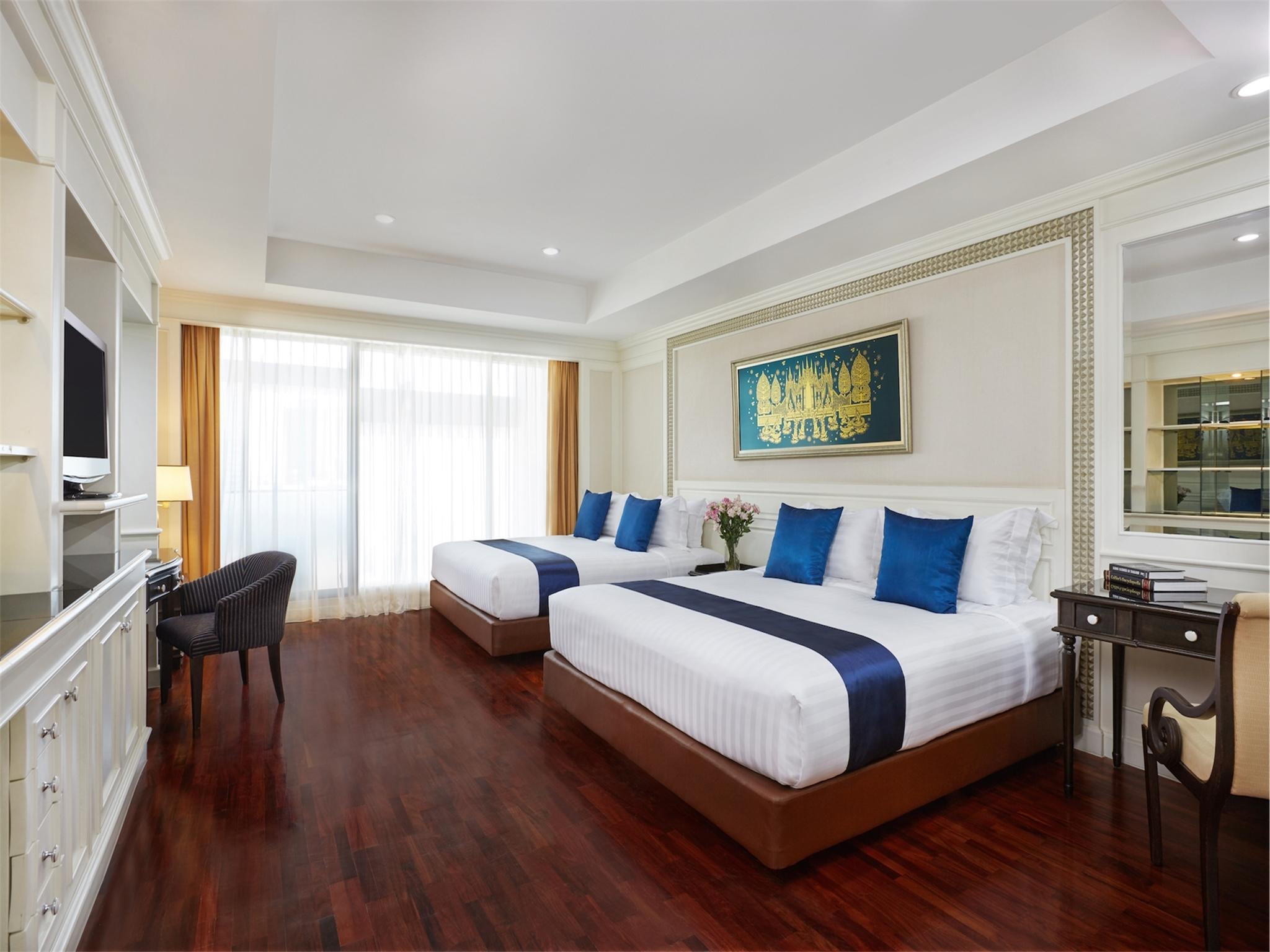 Centre Point Plus Hotel Silom - Newly Renovated Bangkok Exterior photo
