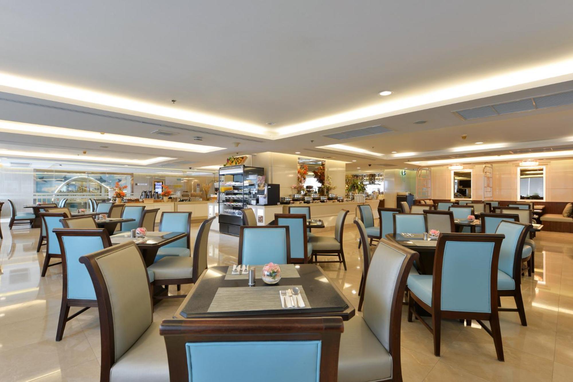 Centre Point Plus Hotel Silom - Newly Renovated Bangkok Exterior photo