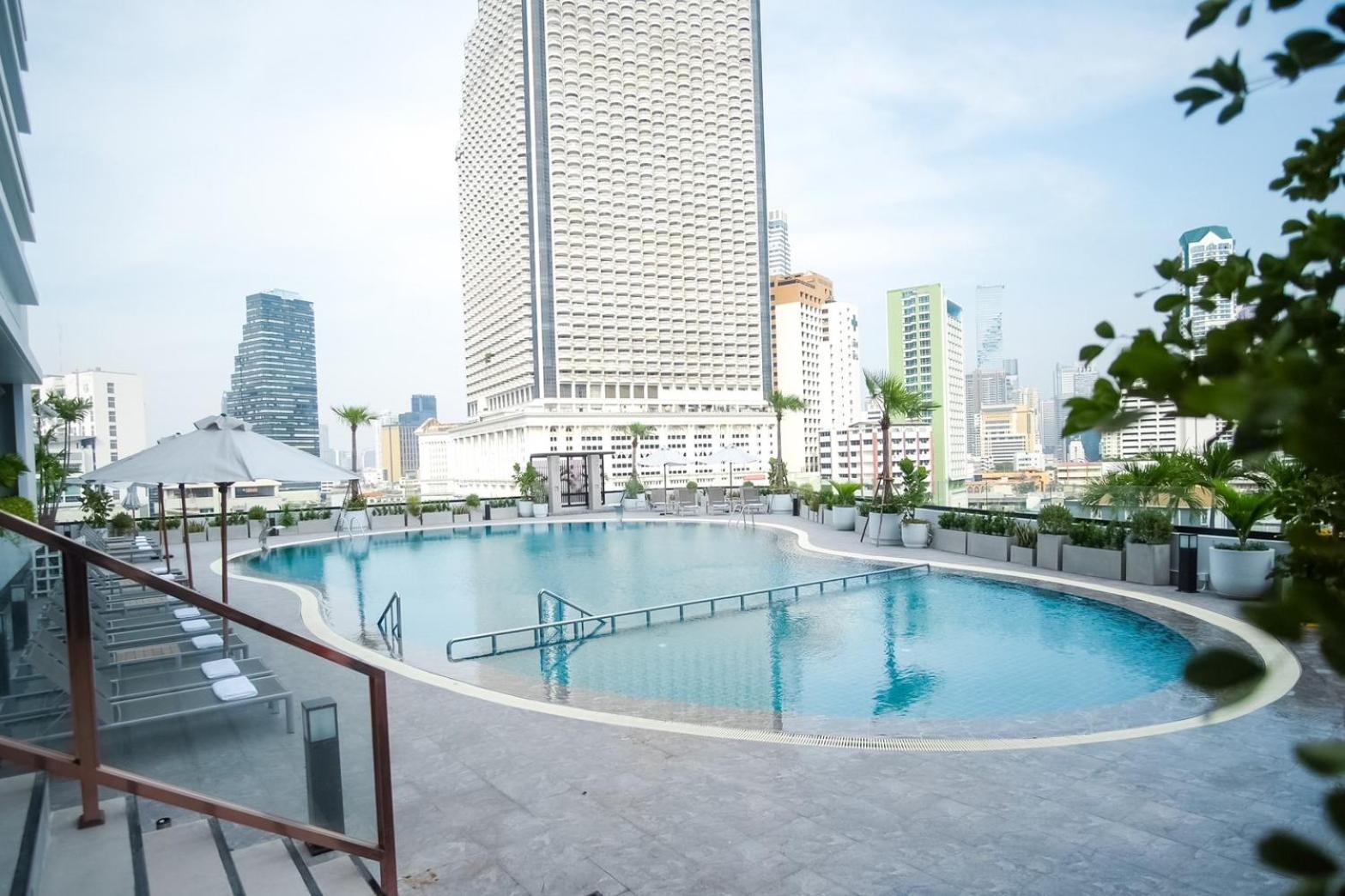 Centre Point Plus Hotel Silom - Newly Renovated Bangkok Exterior photo